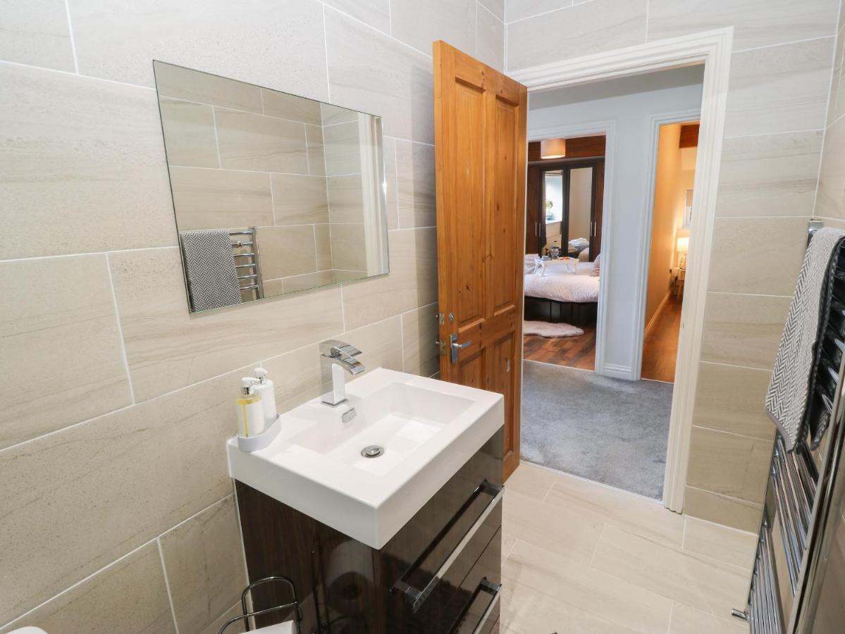 The Coach House Villa แบรดฟอร์ด ภายนอก รูปภาพ